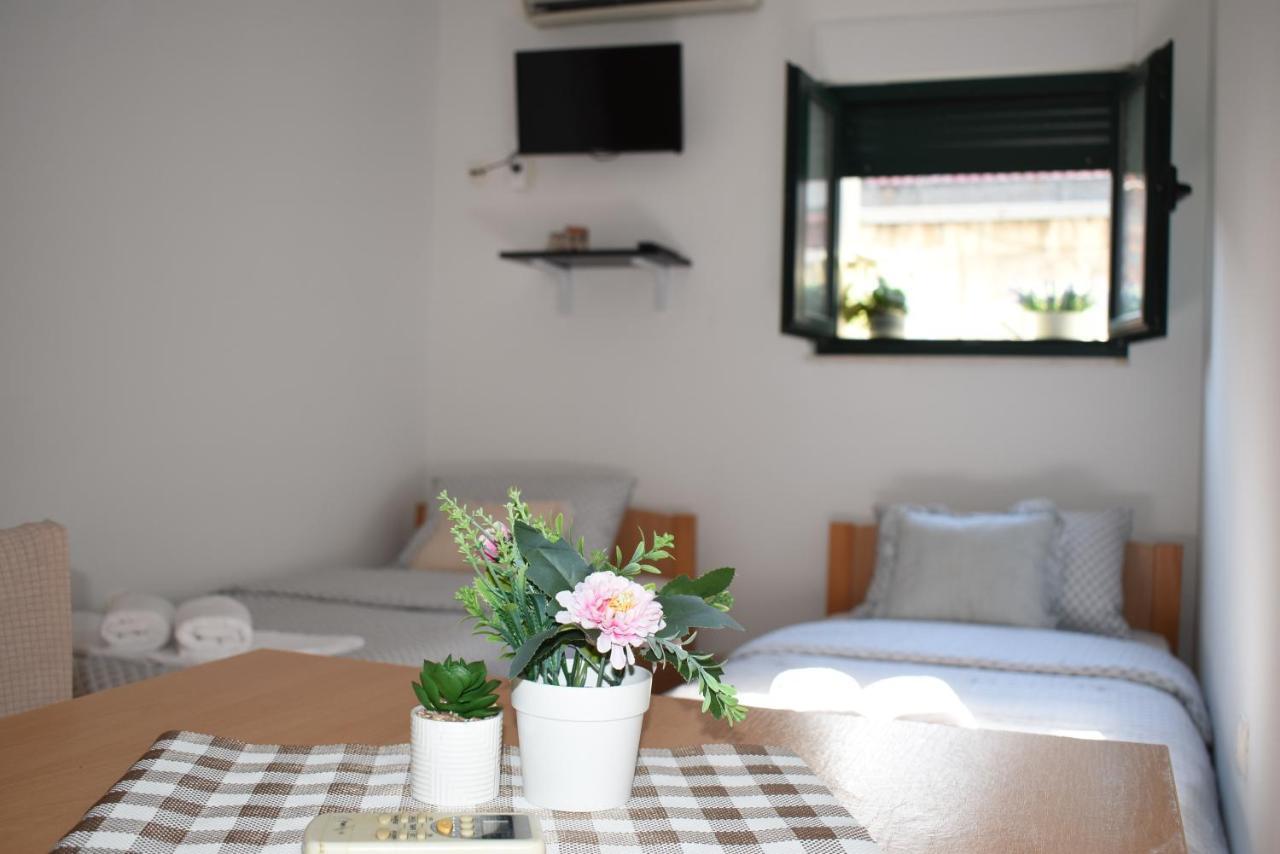 Twin Love Apartment Split Exterior photo